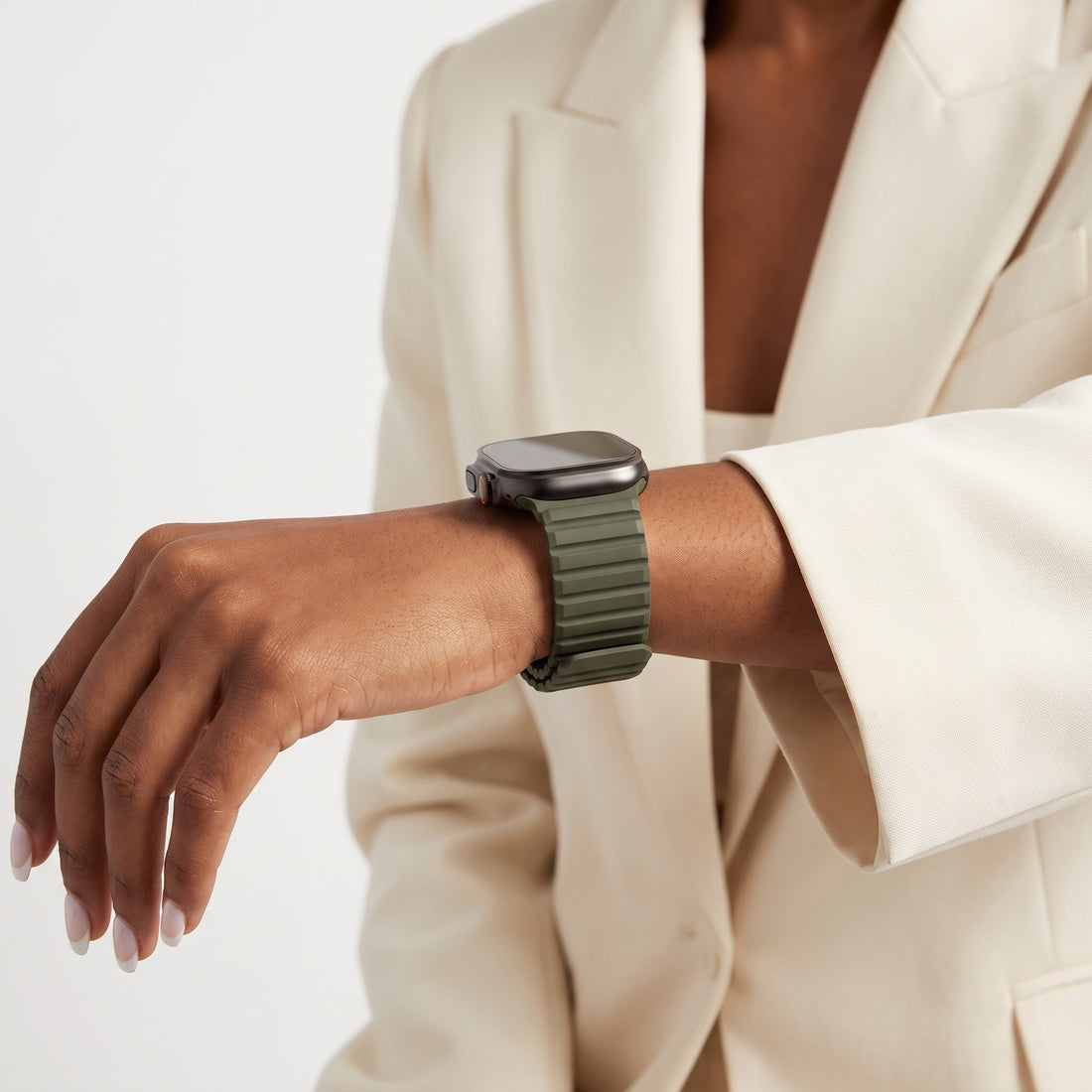 Dena Silicone Magnetic Loop Band